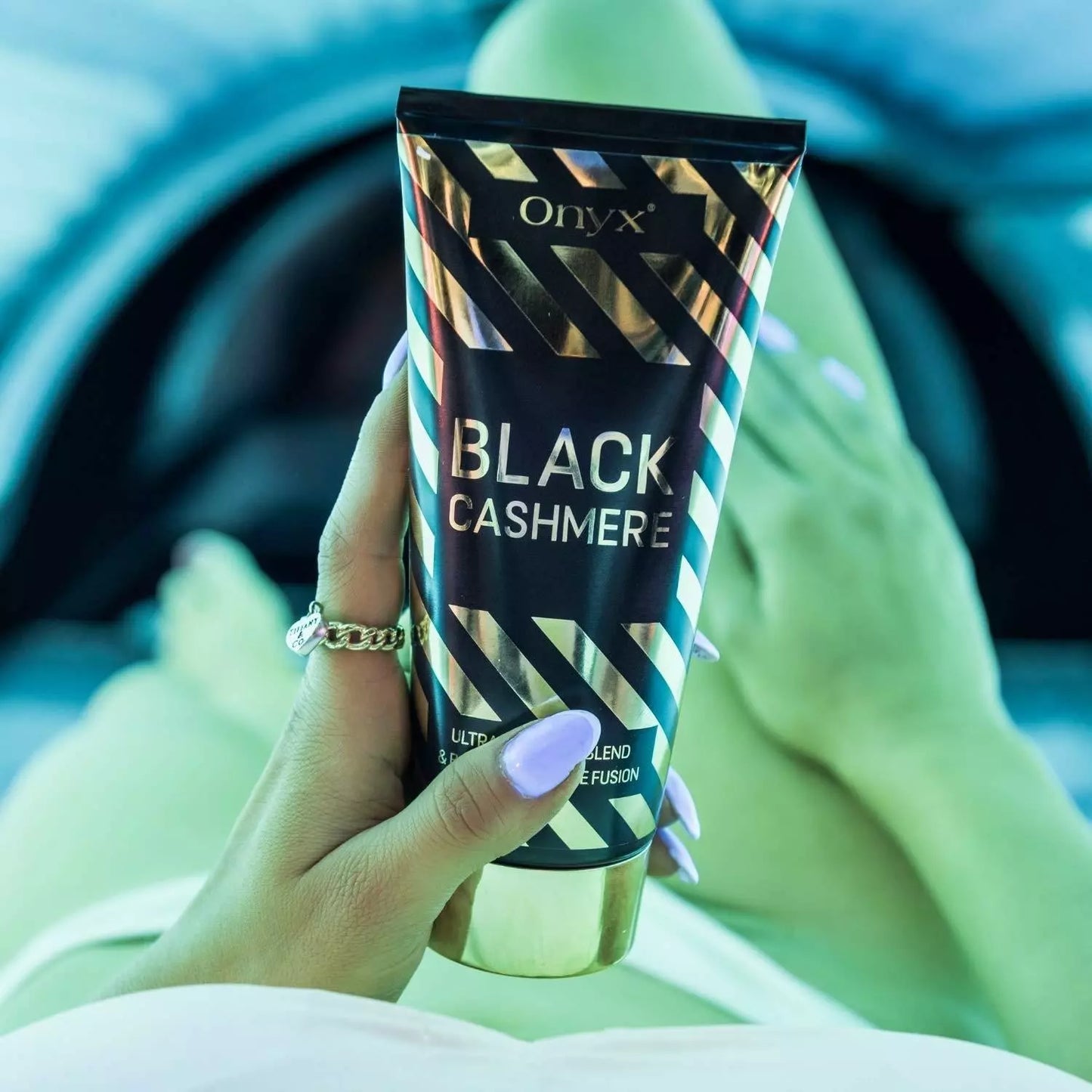 Black Cashmere Sunbed Cream - Ultra Dark Bronzer - Deep Tan